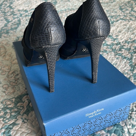 Blue and dark grey pointed toe heel. Size 8.5 business casual style - Picture 4 of 8